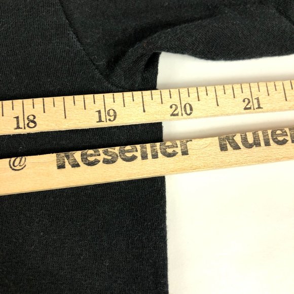 Mad Engine Marvel The Punisher Shirt Men's Medium Black & White Big Print Tee - Picture 10 of 10